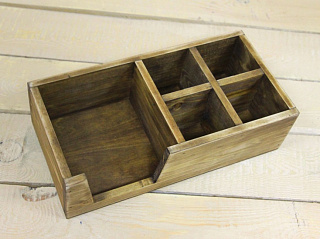 Подставка с четырьмя отсеками 15*30*8 см.