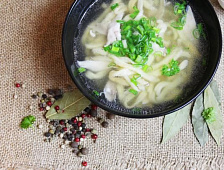 Суп куриный с домашней лапшой