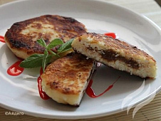 Сырники с начинкой (вареной сгущенкой)