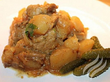 Жаркое с мясом и грибами