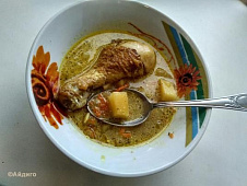 Голень куриная в остром бульоне