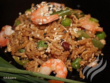 Рис с яйцом и креветками