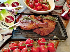 Свинина в томатном соусе