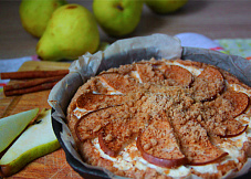 Пирог из полбяной муки с рикоттой и грушей