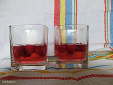 Желе с малиной