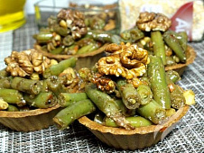 Стручковая фасоль с грецким орехом